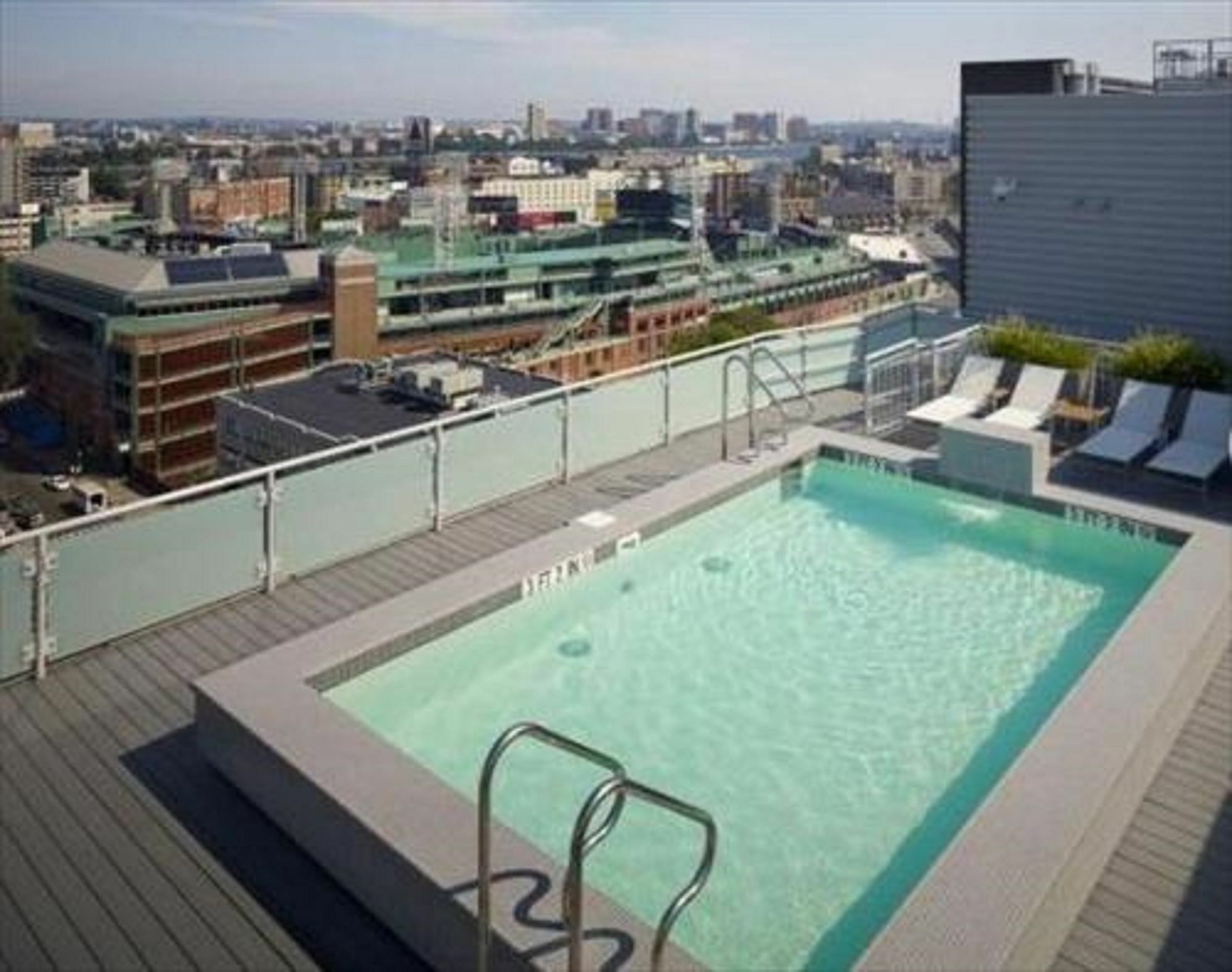 Global Luxury Suites At Kenmore Square Boston Exterior photo